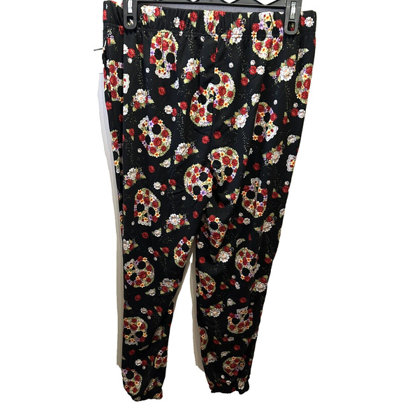 NWT Women's Shosho Black And White Skull Fleece Jogger Lounge Pants in 2X 22 24 - Picture 5 of 9